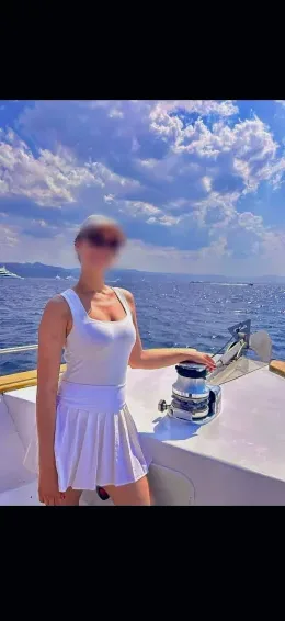 Amalie, 33
