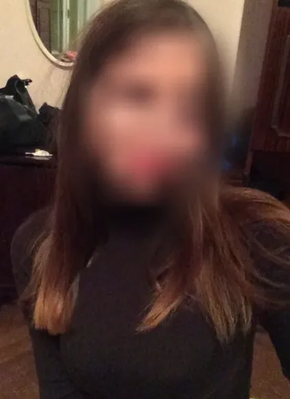 Amira, 29