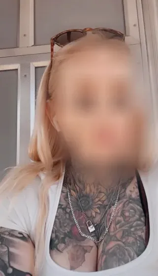 Astrid, 37
