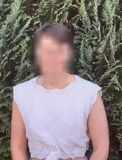 Astrid, 27