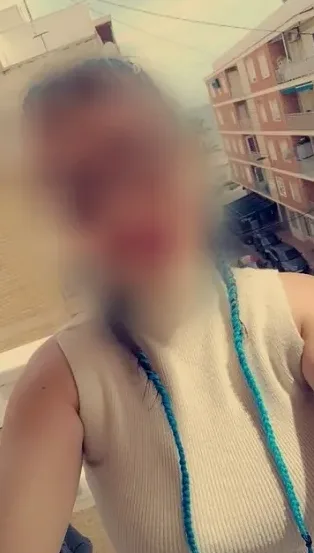 Cecilie, 32