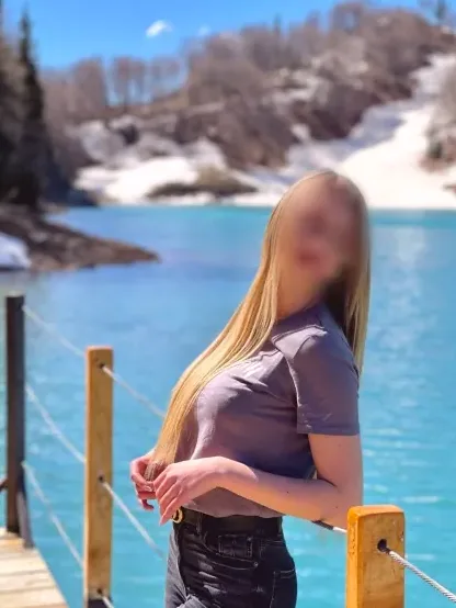 Ella, 32