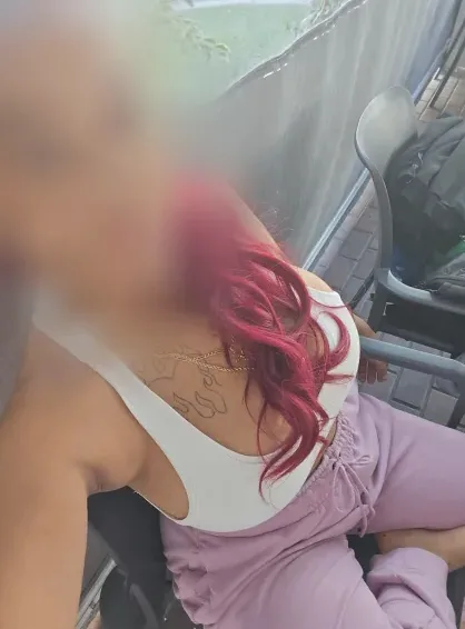 Emma, 36