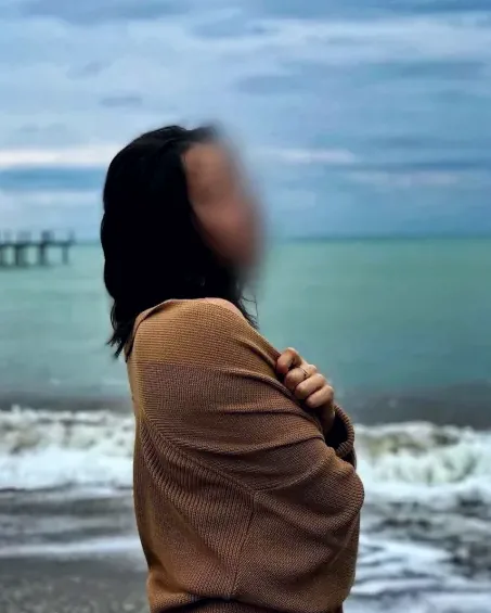 Emma, 35
