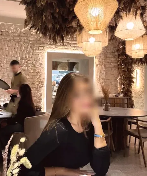 Jasmin, 25