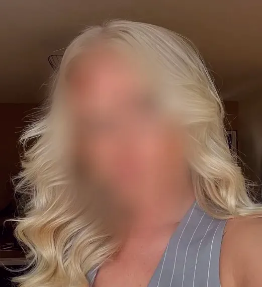Jovana, 35