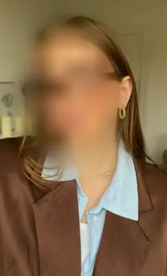 Julie, 32