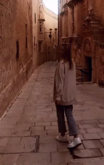 Kamilla, 20