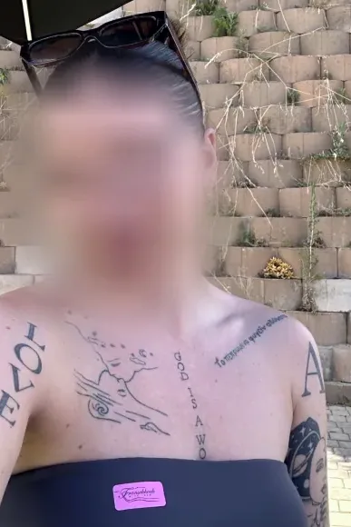 Leyla, 29