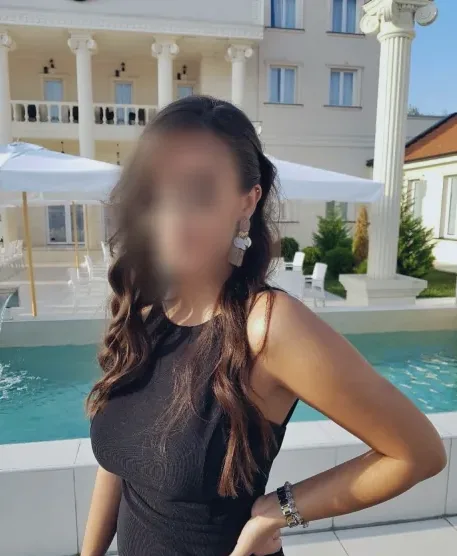 Nicoline, 29