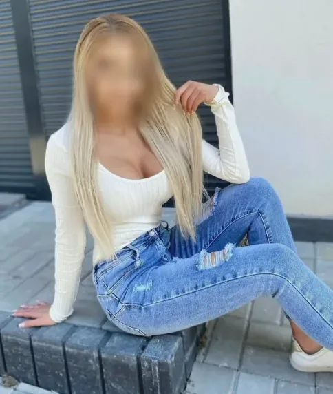 Pernille, 32