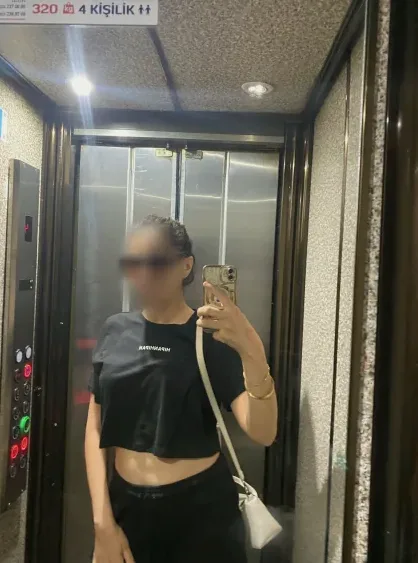 Rikke, 33
