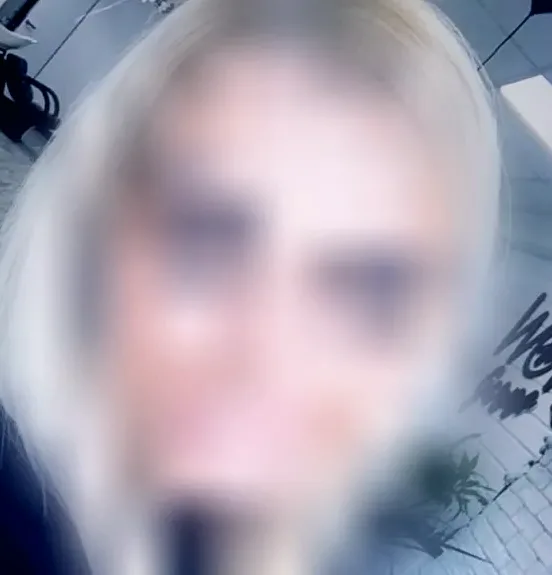 Signe, 37