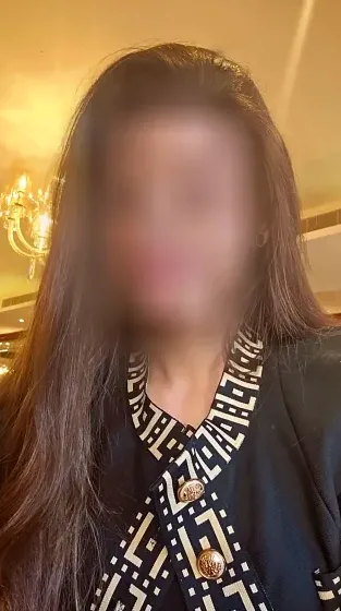 Zeynep, 37